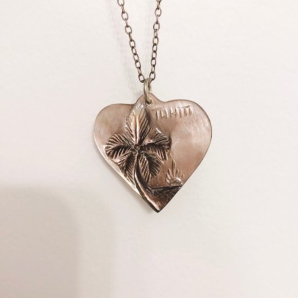 Hawaii Heart Necklace with Palm Tree - Picture 3 of 6